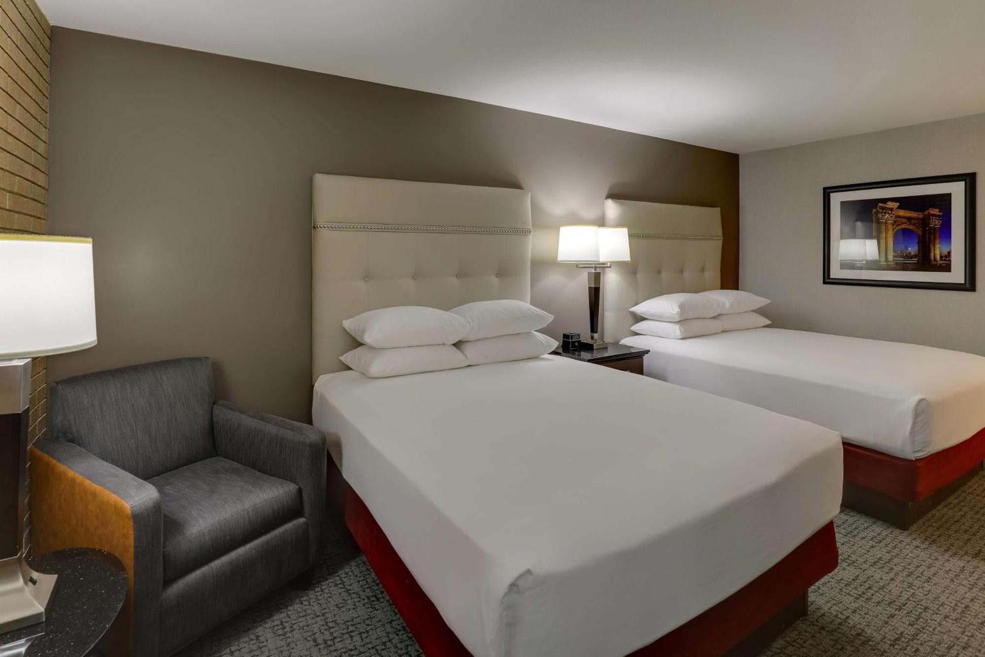Drury Inn & Suites Columbus Dublin Exterior photo