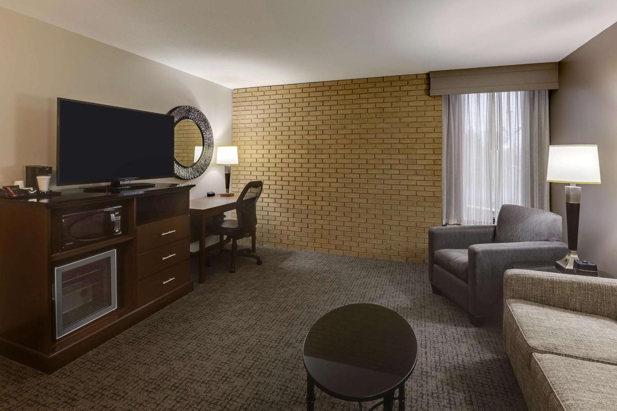 Drury Inn & Suites Columbus Dublin Exterior photo